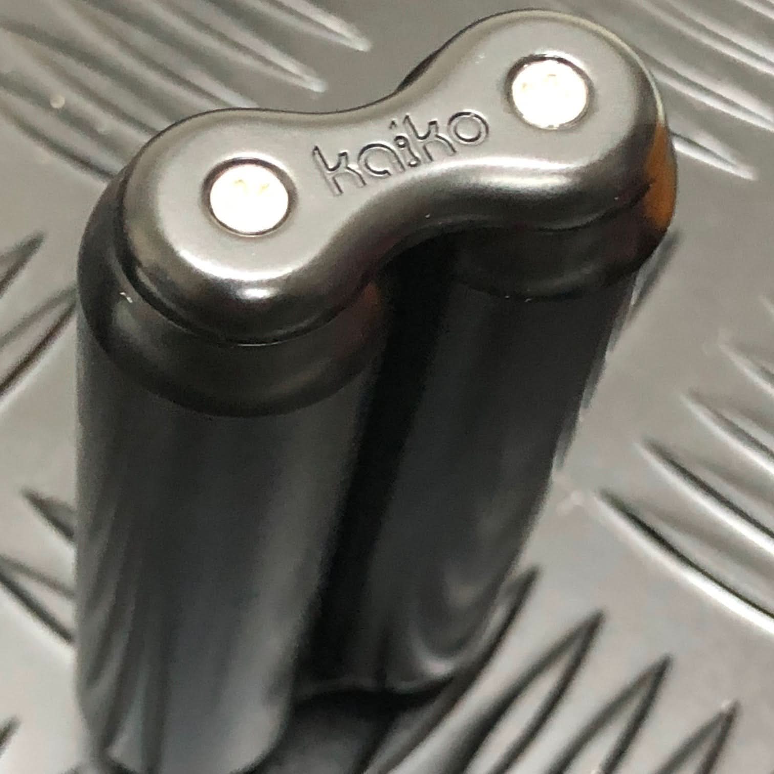 305 gram SMOOTH Hand Roller by Kaiko