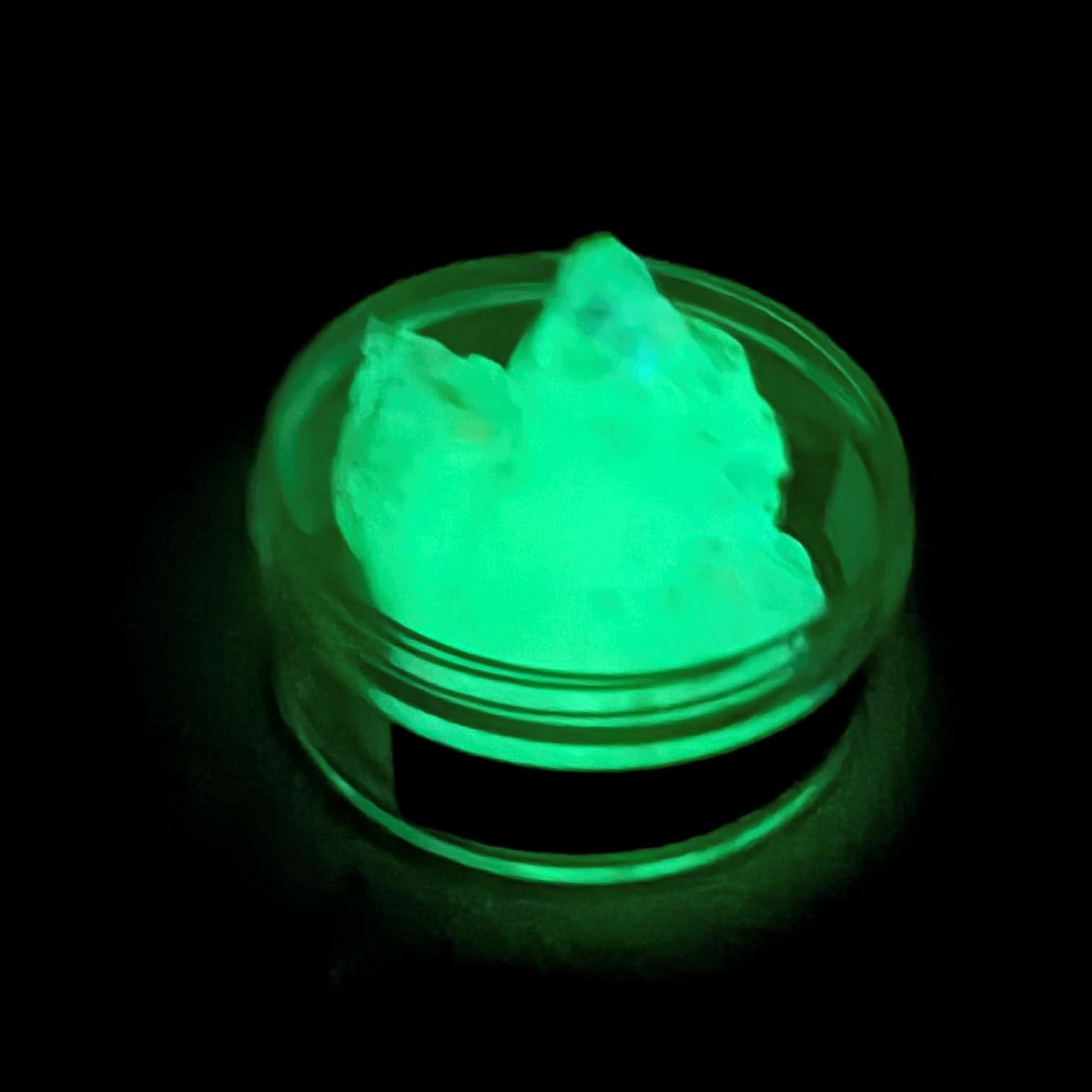 PURE Glow Put 'Em Putty