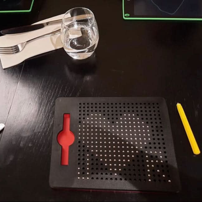 Magnetic Pad with Stylus