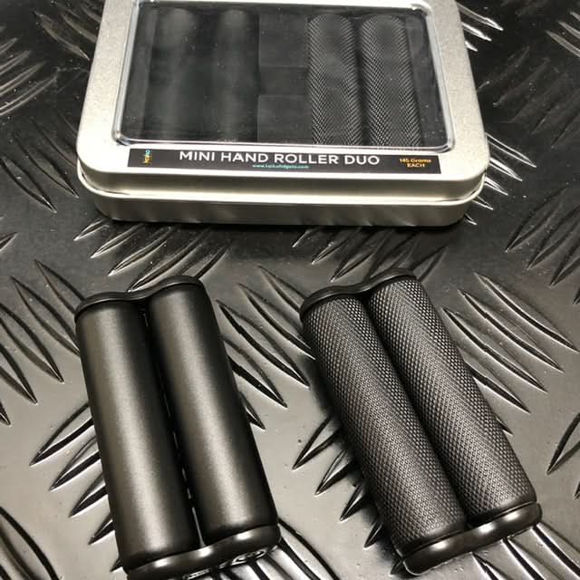 Mini Hand Roller Duo in TIN - twin pack of textured & smooth 145 grams