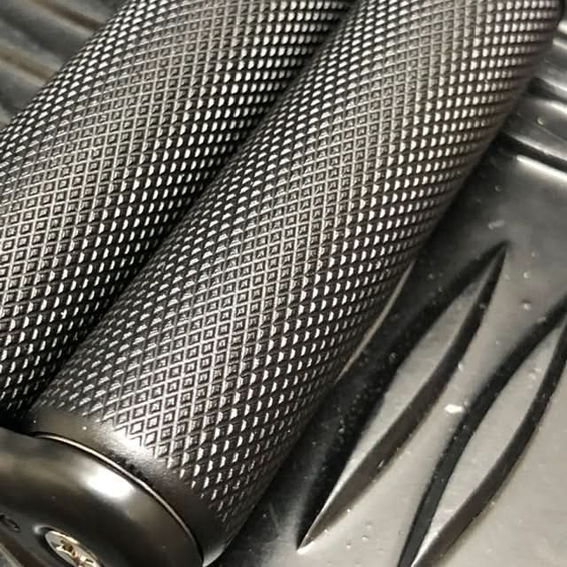 Mini Hand Roller Duo in TIN - twin pack of textured & smooth 145 grams