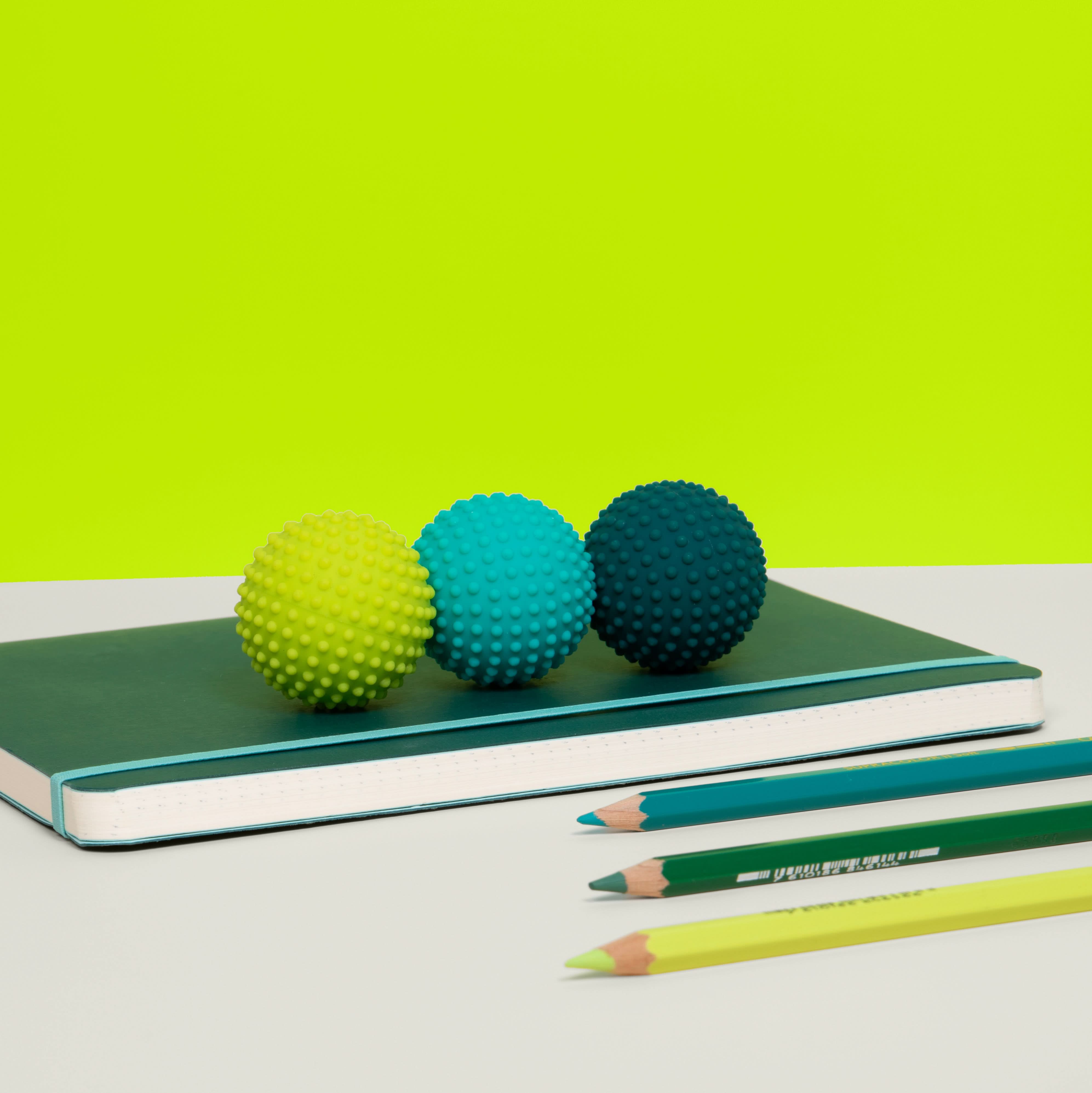 Green Dots Speks Odds Silicone Magnets