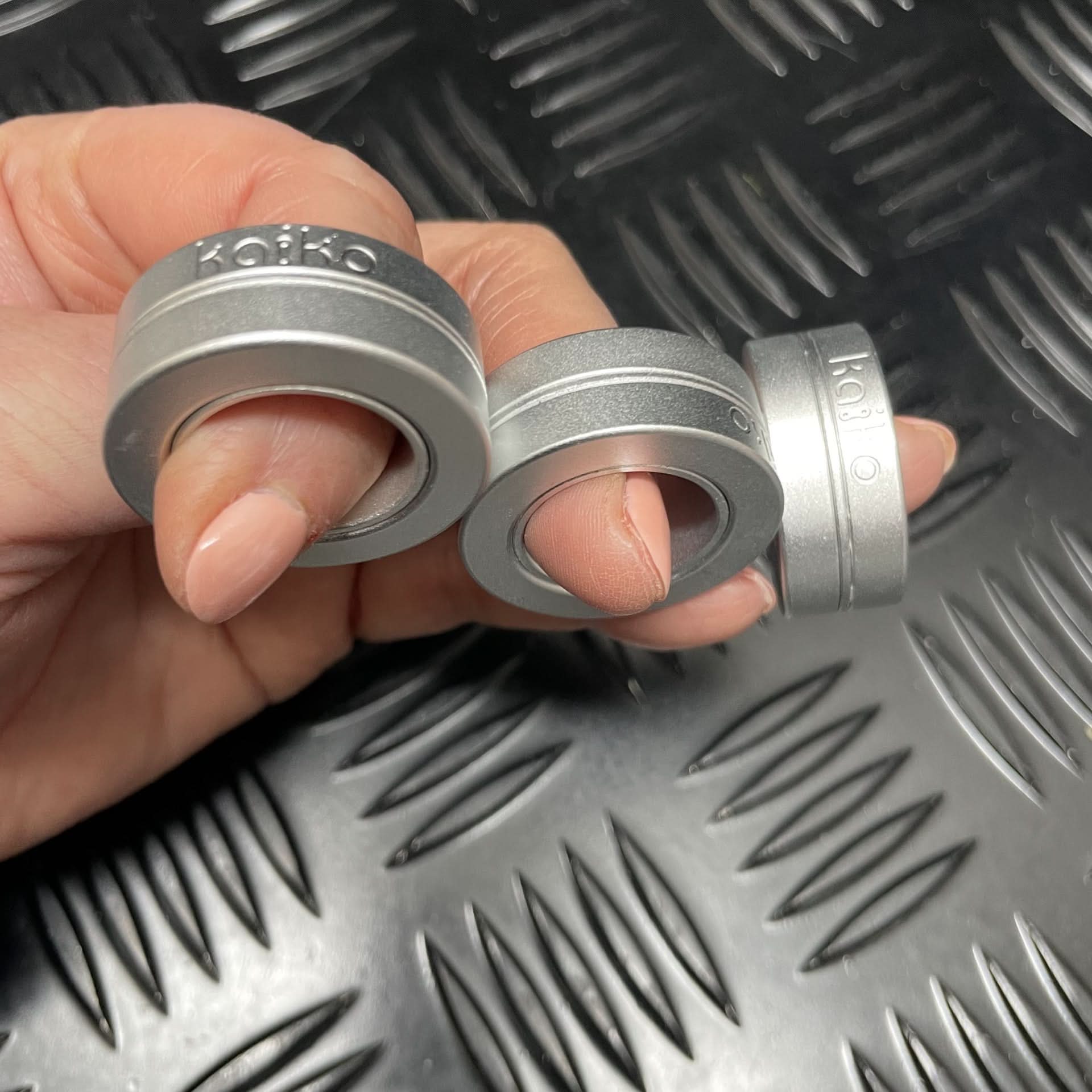 TRI Magnetic Rings : Metal Fidgets by Kaiko