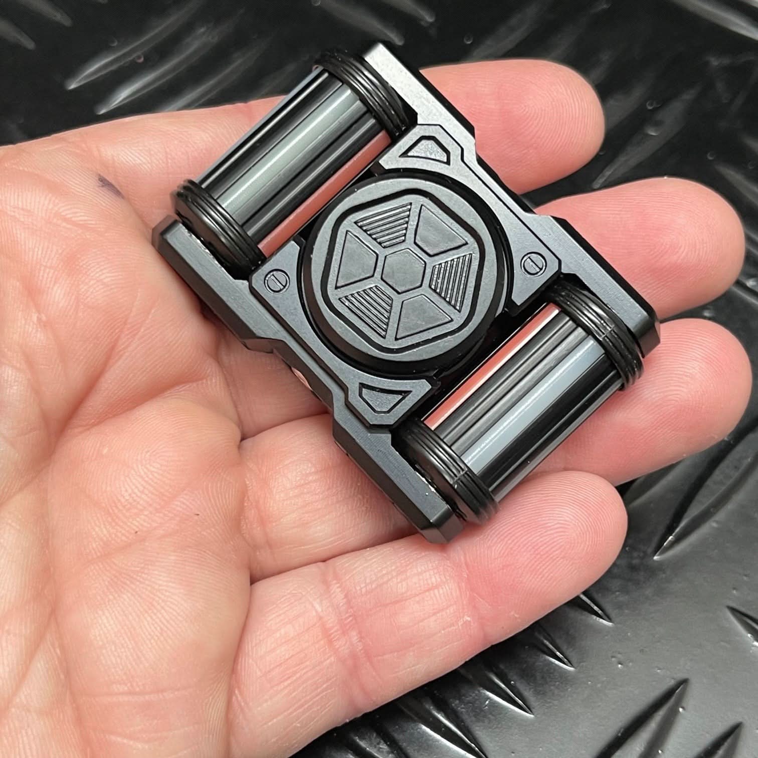 The Rover Spinner - Glows under UV light