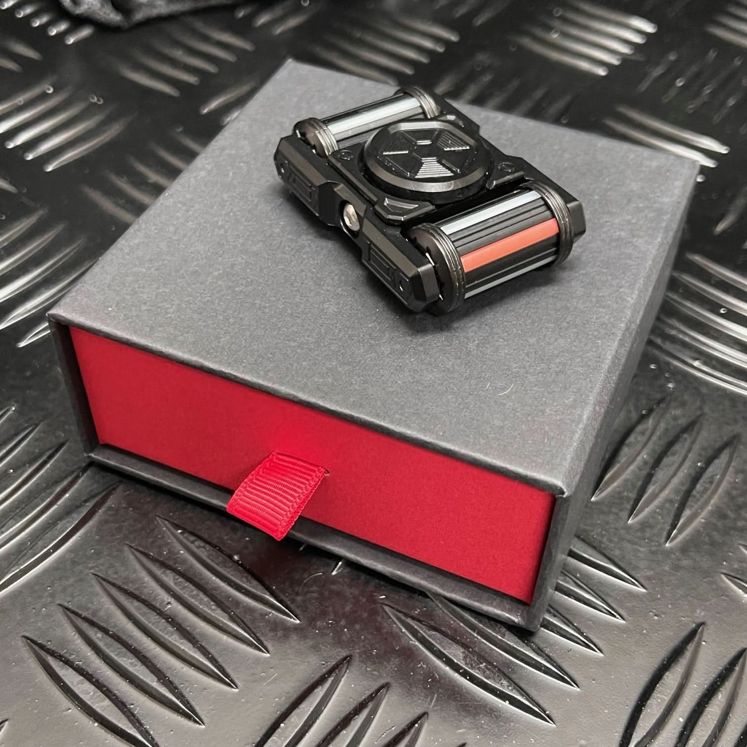 The Rover Spinner - Glows under UV light