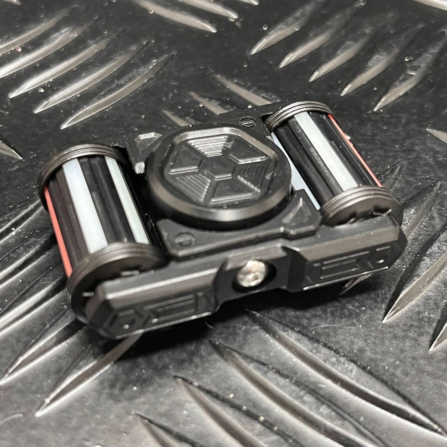 The Rover Spinner - Glows under UV light