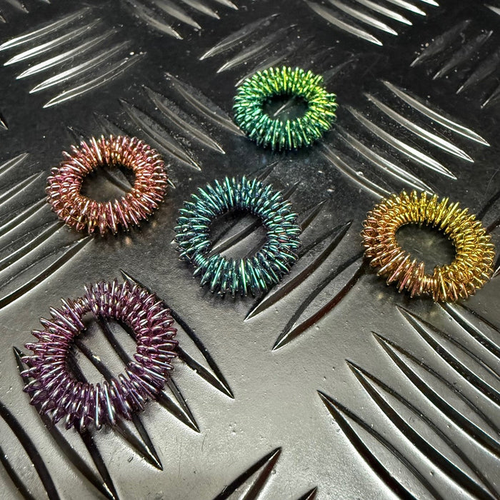 OIL SLICK STANDARD Finger Spikey by Kaiko - World Exclusive