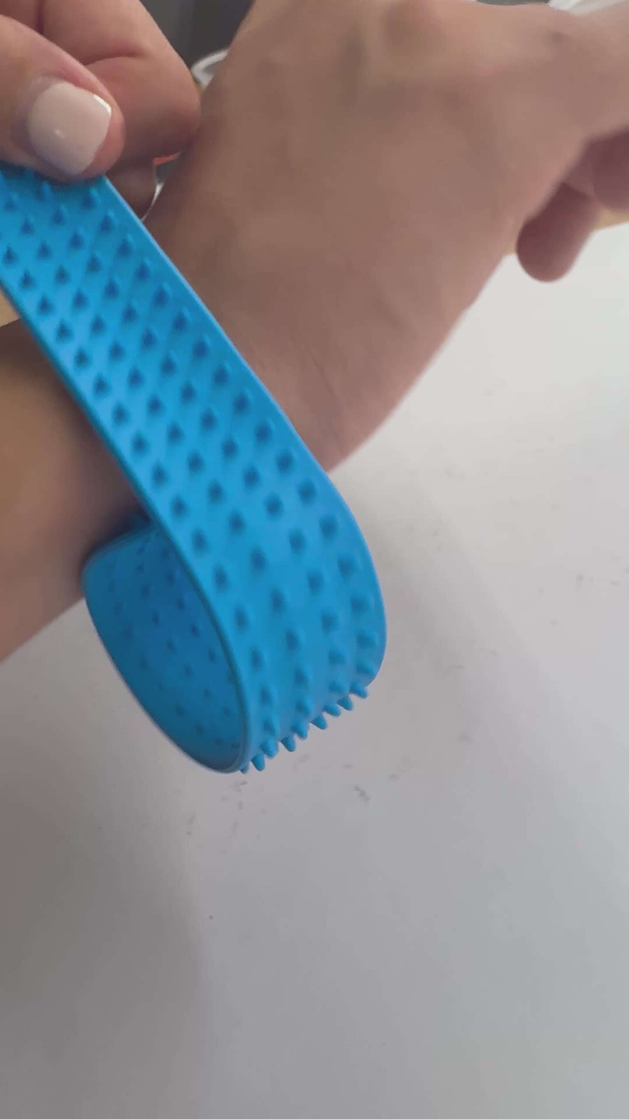 Load video: Vibrant Sensory Slap Bands