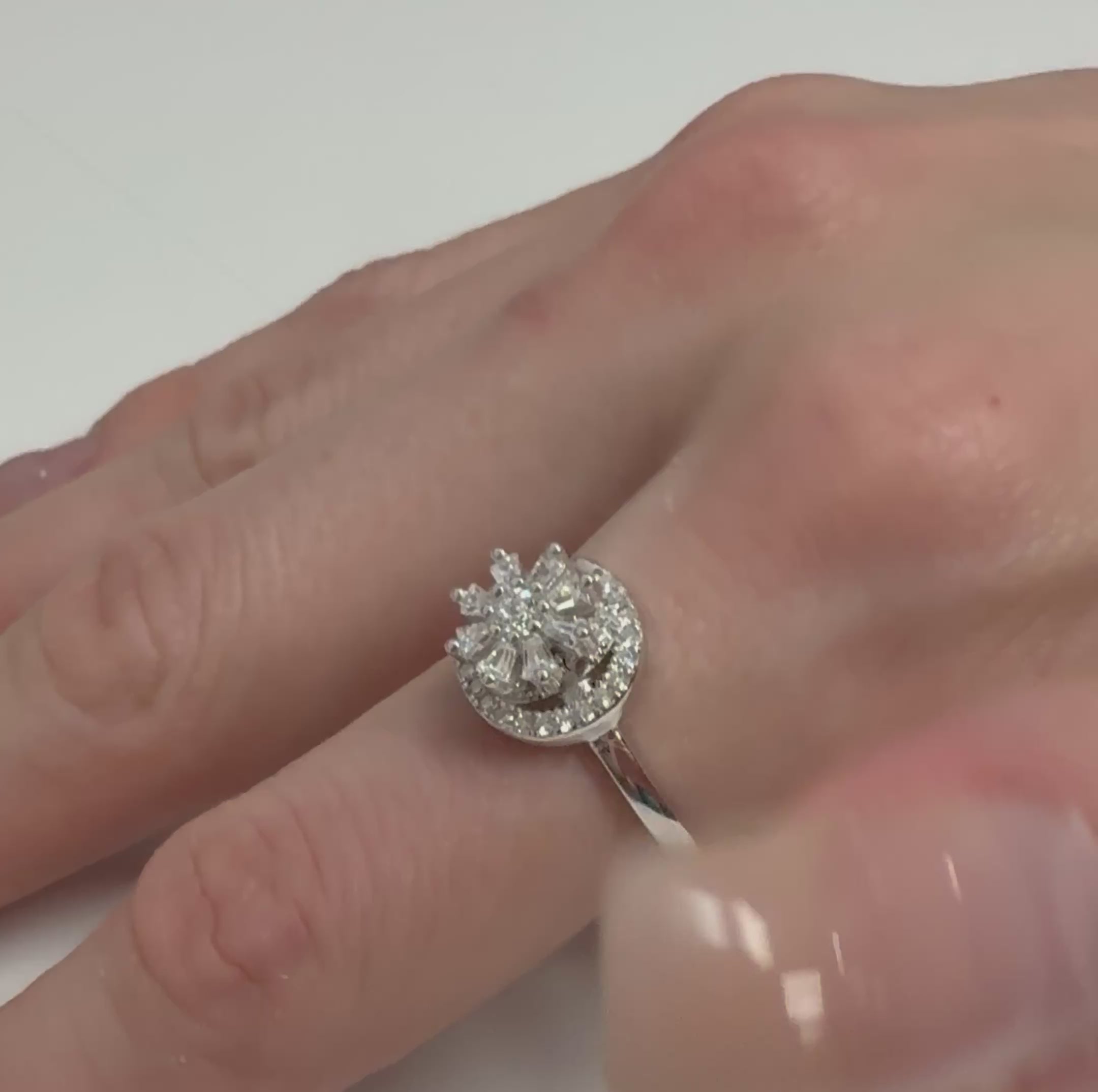 Load video: Luno Fidget Ring - Diamante Spinning Flower with Half Moon Surround for Anxiety