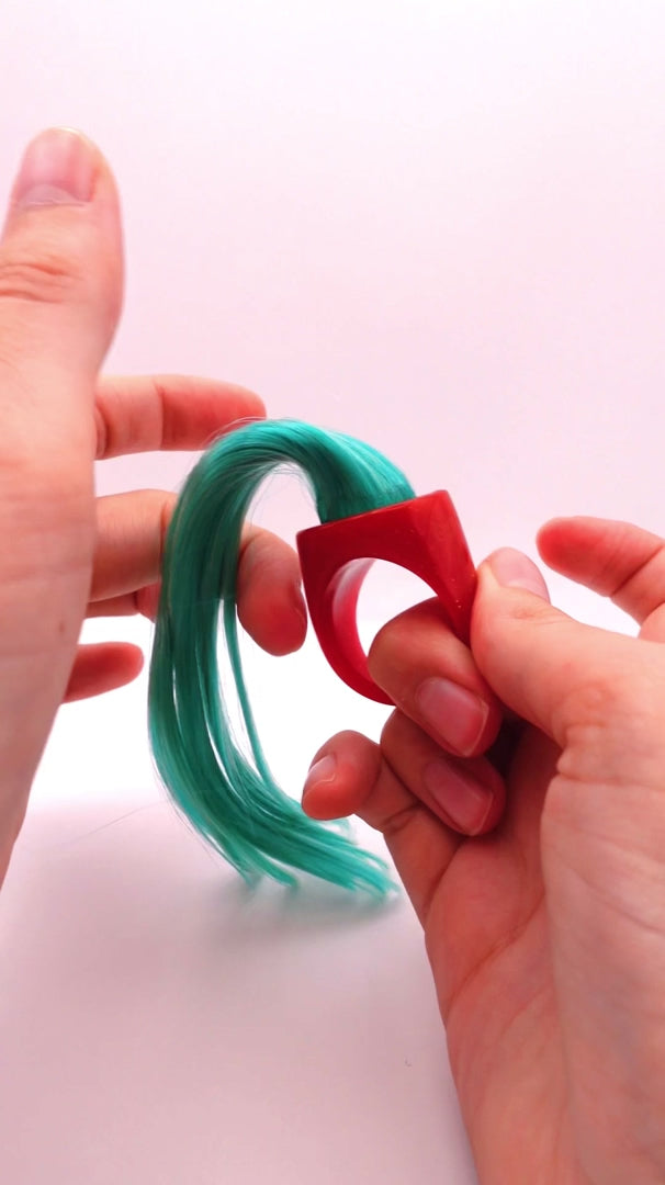Load video: Brunette Twirler – Hair-Twirling Fidget by Fidge