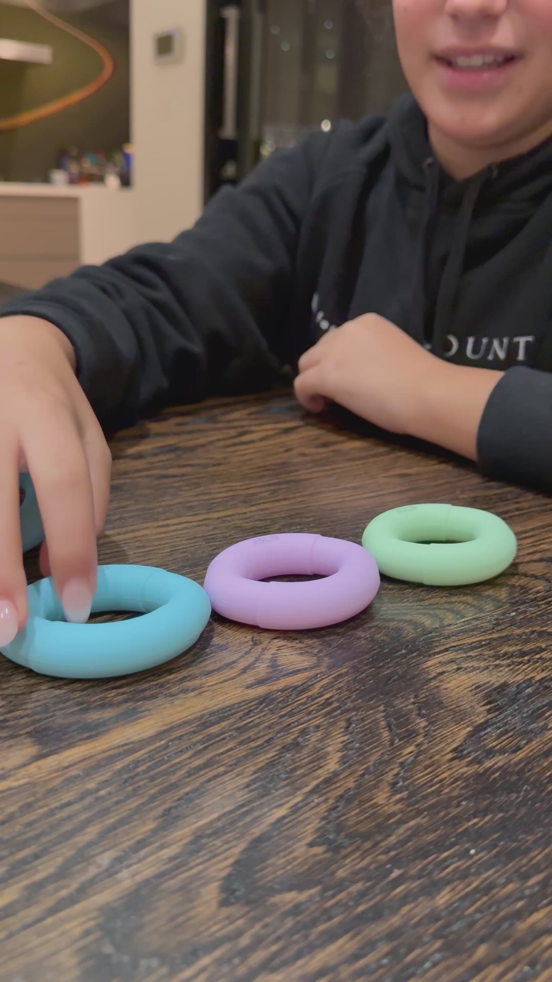 Load video: Mini Ellipse Grip Set of 3 - Ideal for Petite Hands