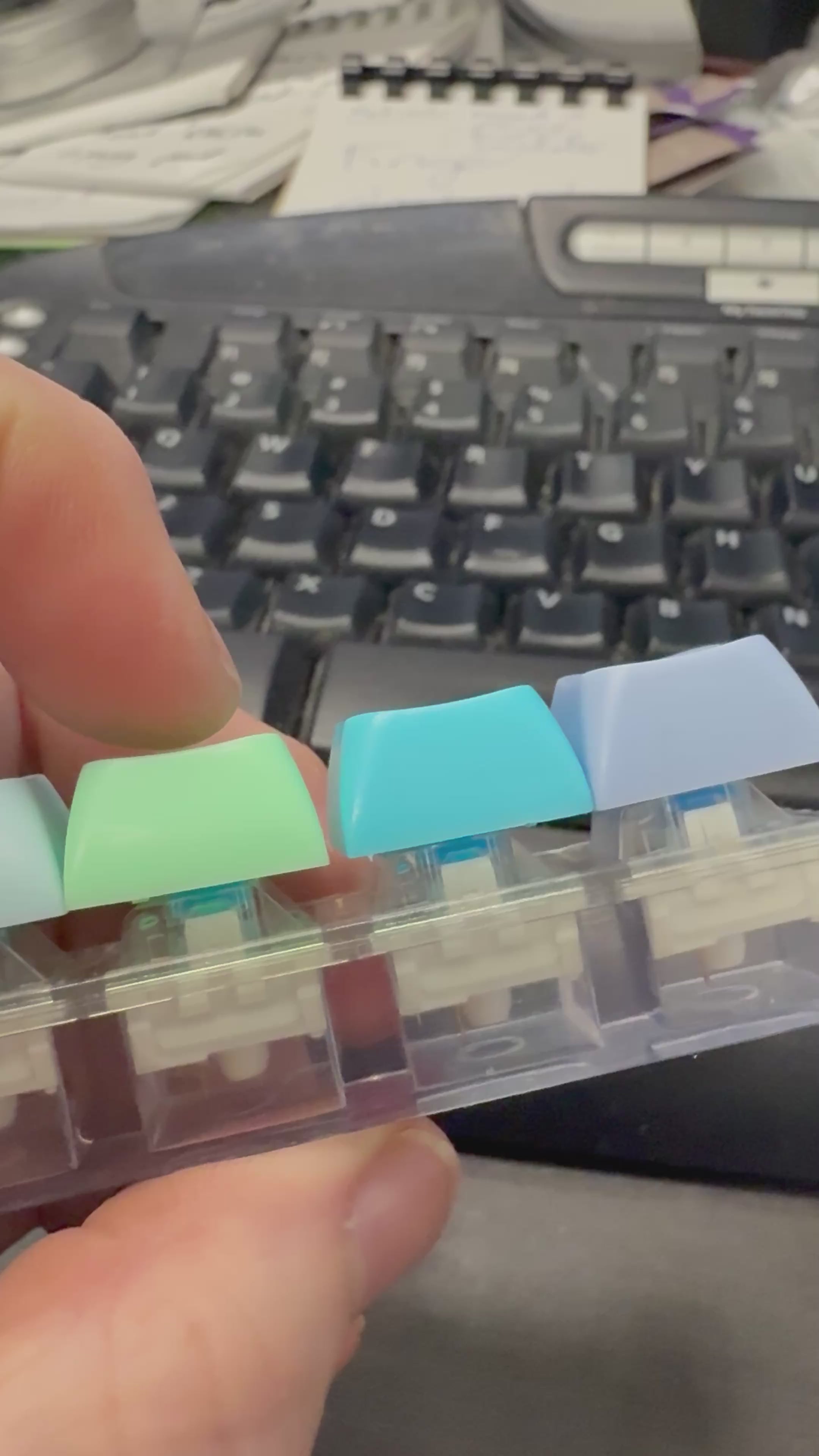 Load video: Keyboard Click Fidget on Metal Keychain