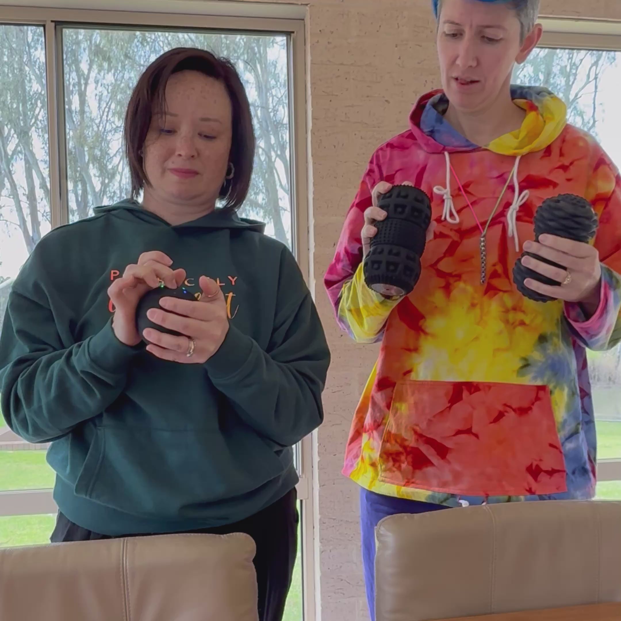 Load video: Wave : Rechargeable Vibrating Massage Ball - Peanut Shape