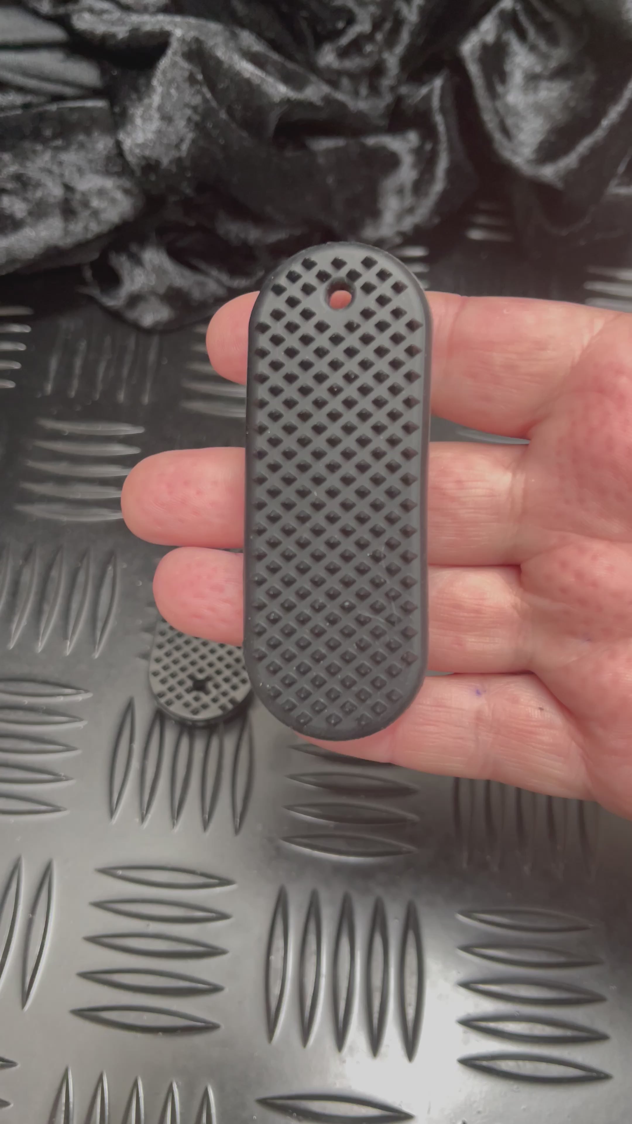 Load video: Spikeyring with Dual Pads