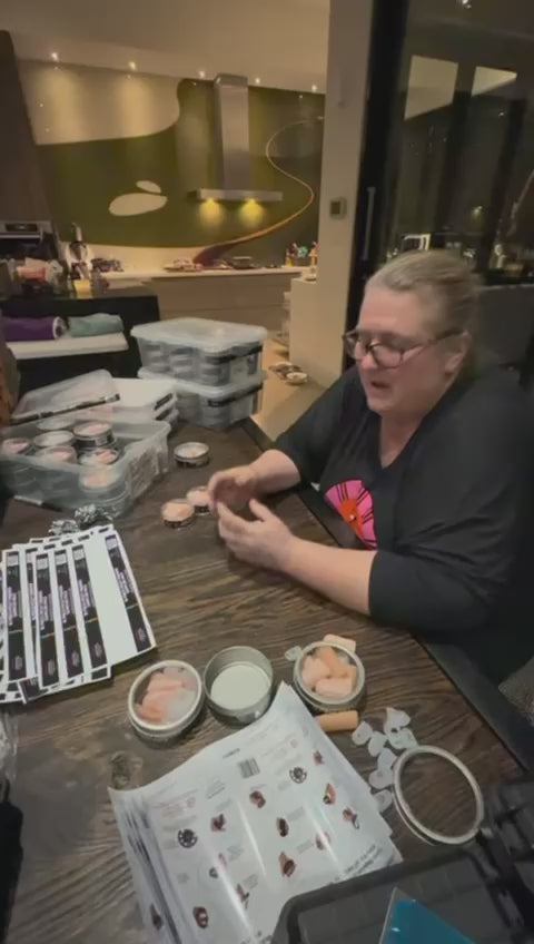 Load video: Picky Finger Protectors - Set of 10 - Kaiko Picking Support &amp; Protection