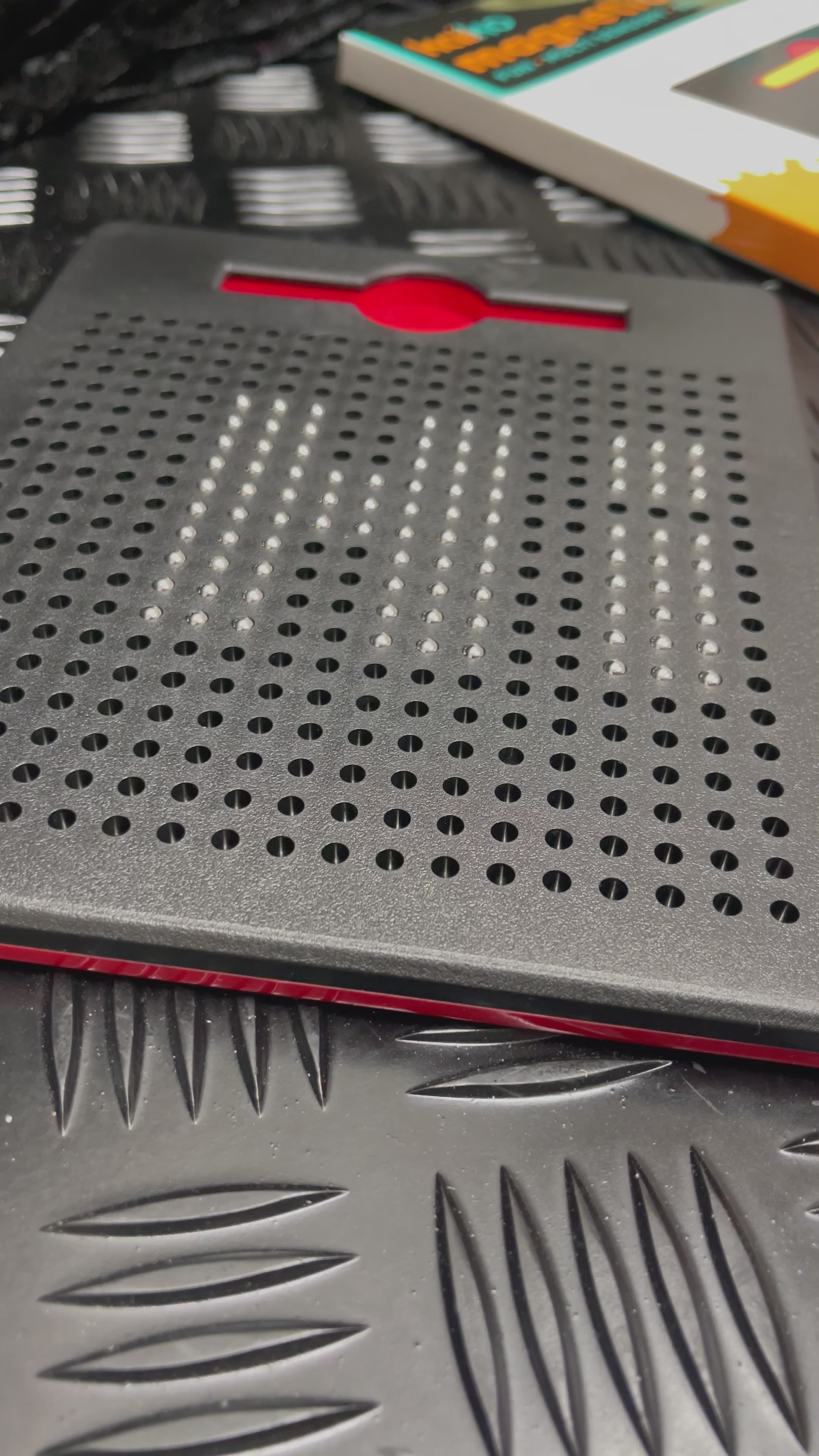 Load video: Magnetic Pad - Original Rectangle Design