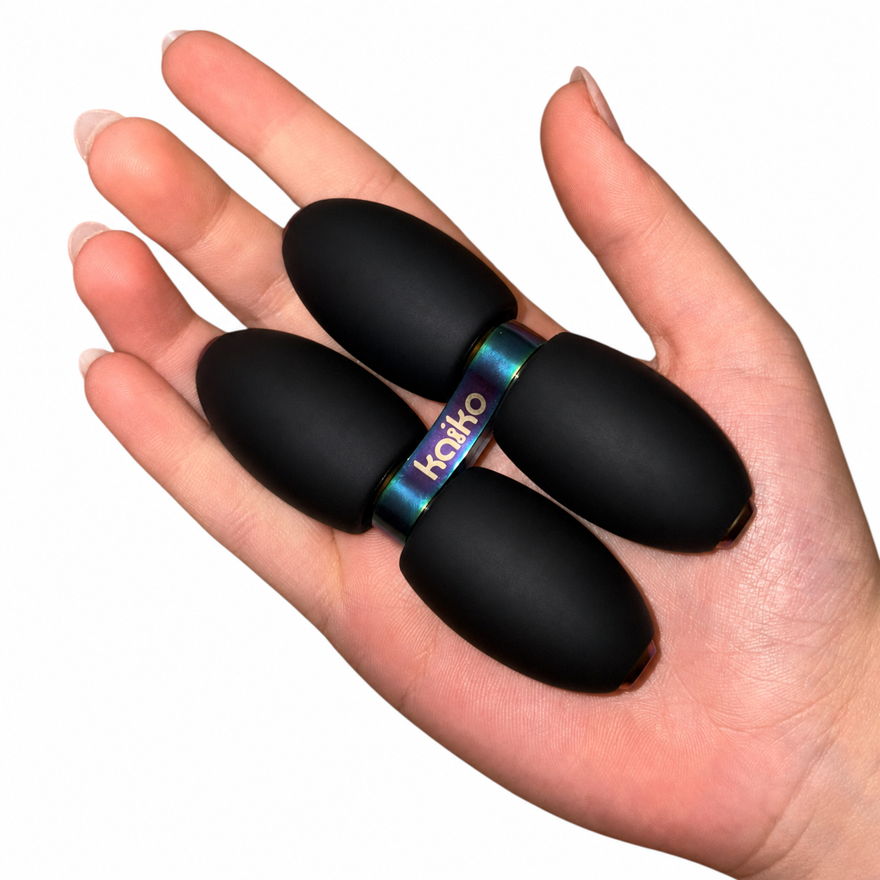 Kaiko Quad Roller angled across an open hand
