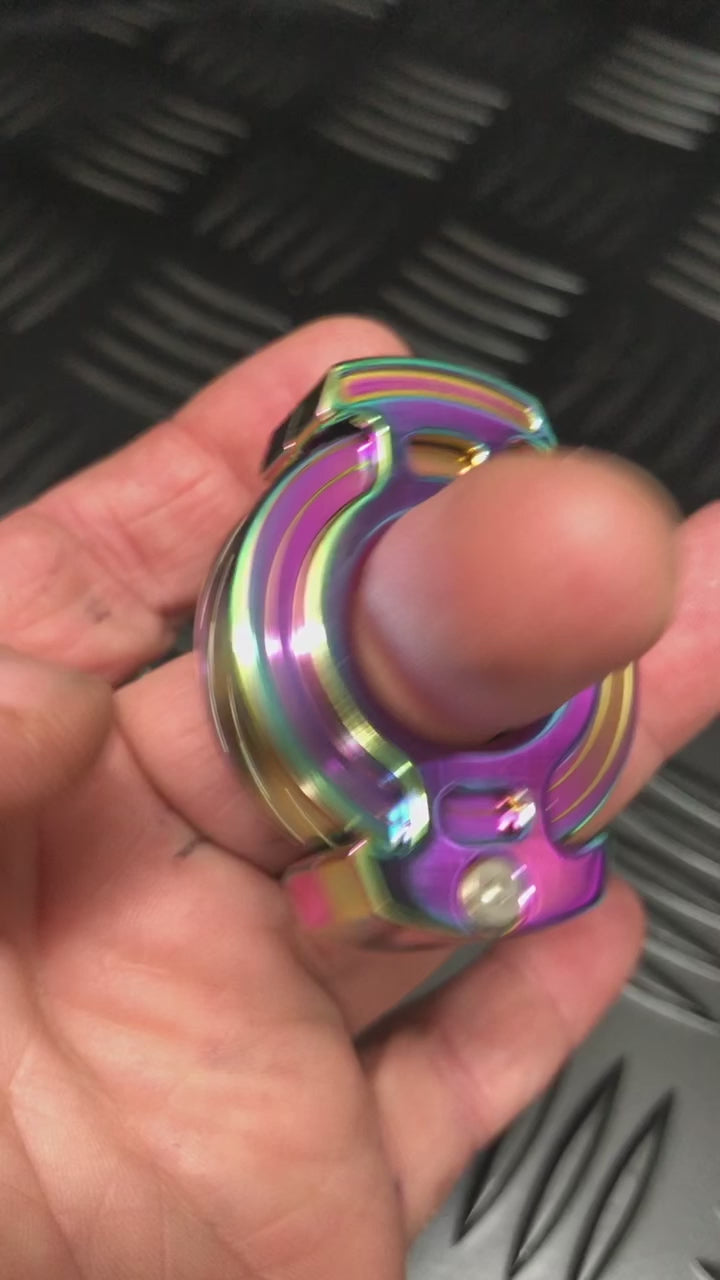 Load video: Metal Spinner Ring Oil Slick 75g