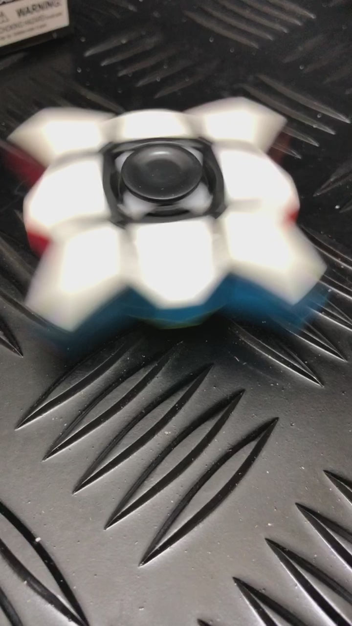 Load video: Yellow &amp; White Cube Spinner