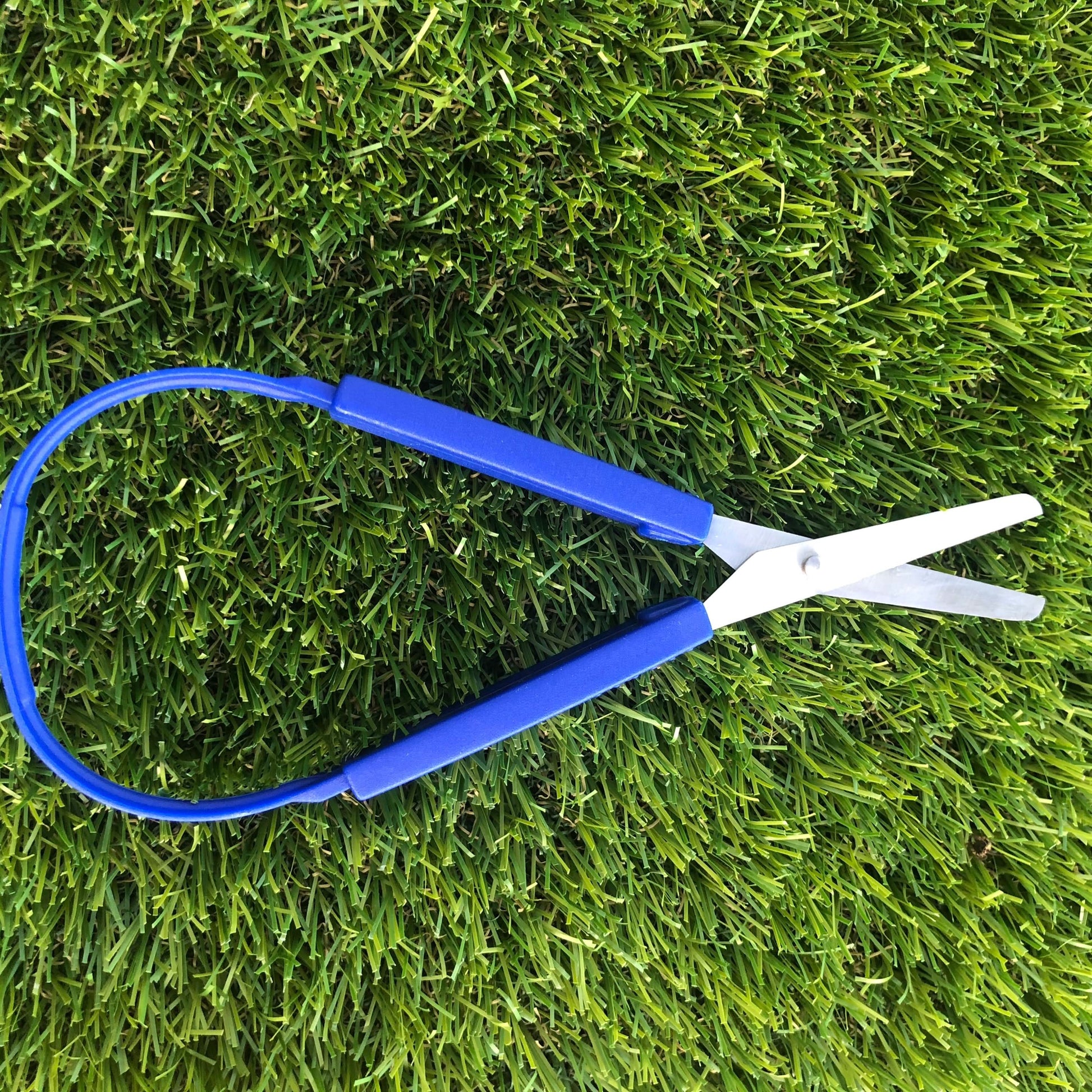 Easy Grip Self-Opening Scissors