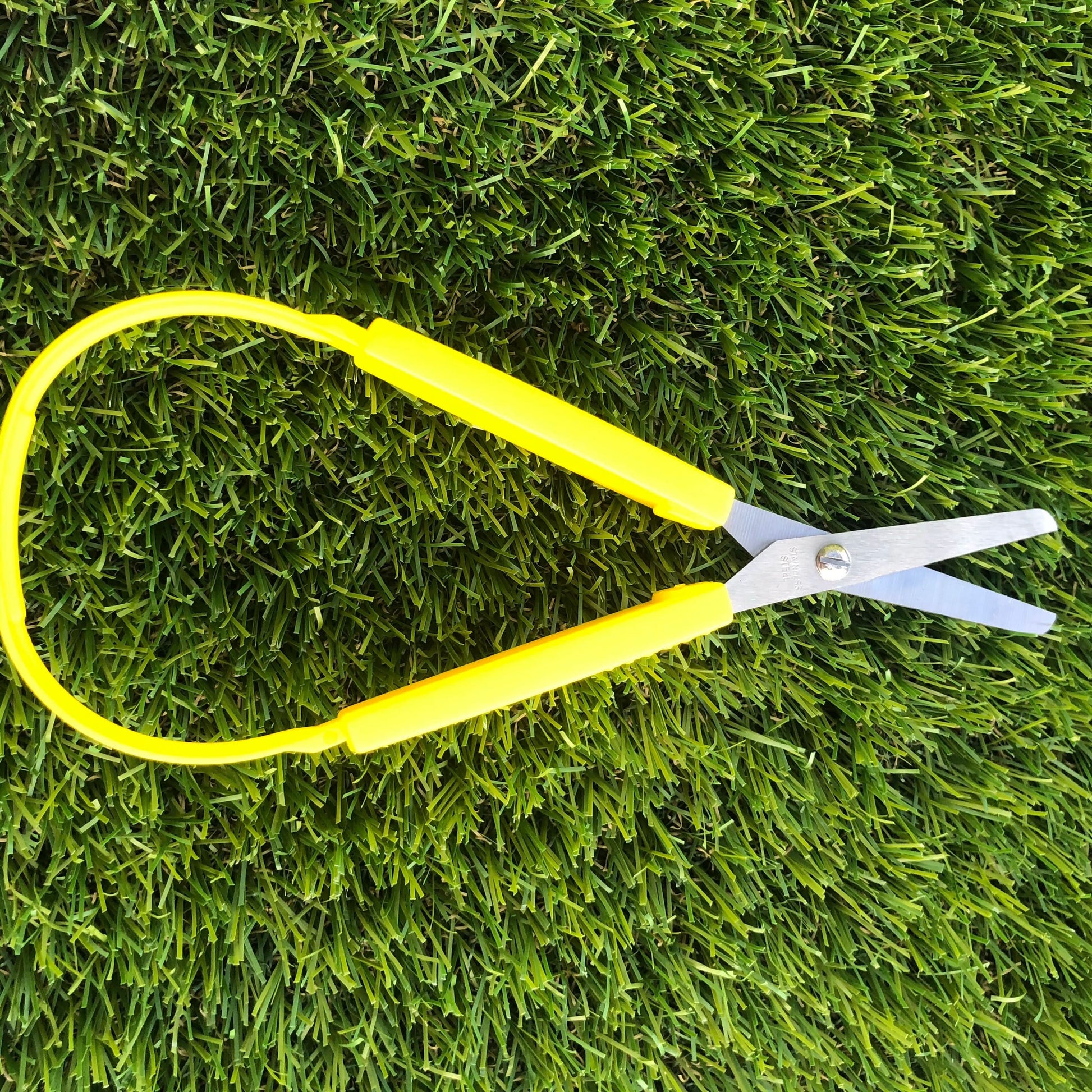 Easy Grip Self-Opening Scissors