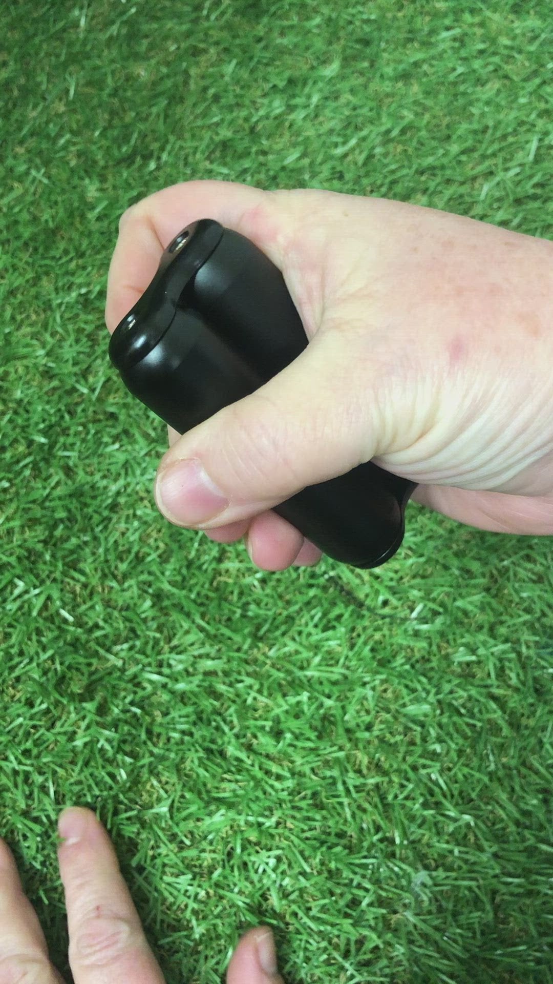 Load video: 180 gram SMOOTH Hand Roller