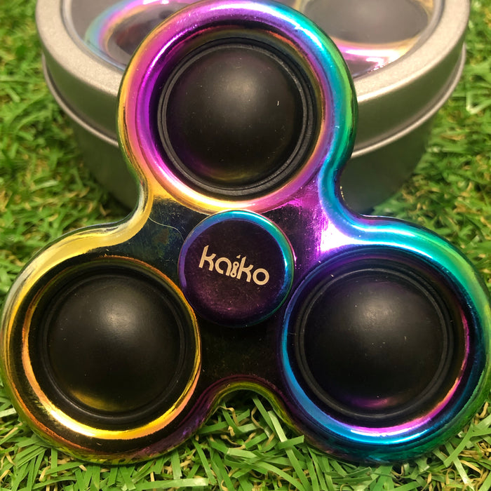 10 Spinners en métal aux couleurs assorties.